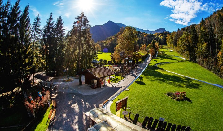 Unsere Sommerrodelbahn mit ihren 5 Steilkurven