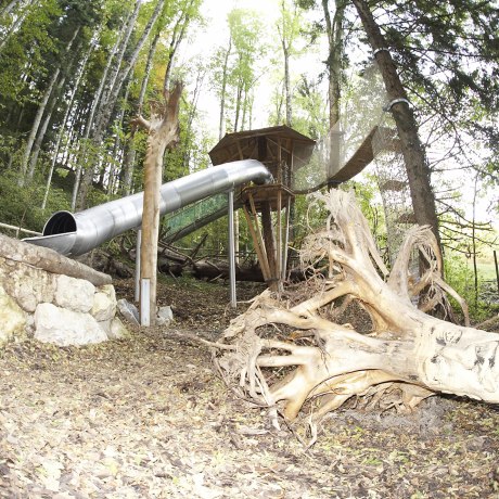 Waldspielplatz Hexensteig treffen sich alle kleinen Hexen und Hexenmeister