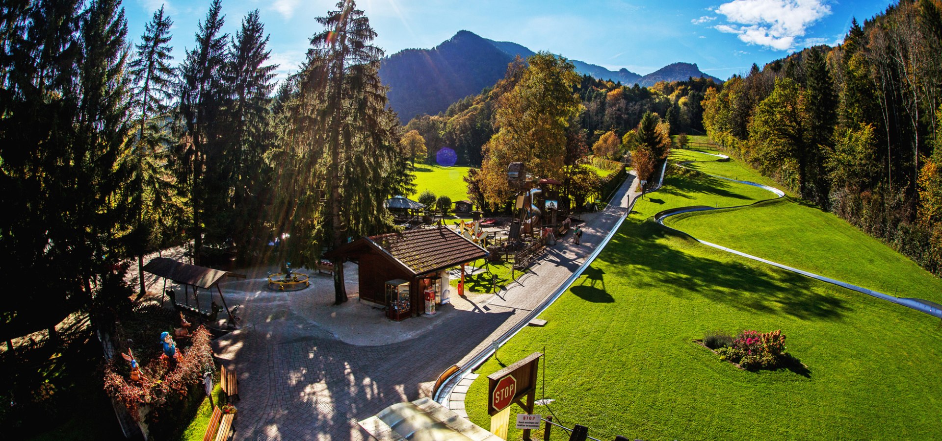 Unsere Sommerrodelbahn mit ihren 5 Steilkurven