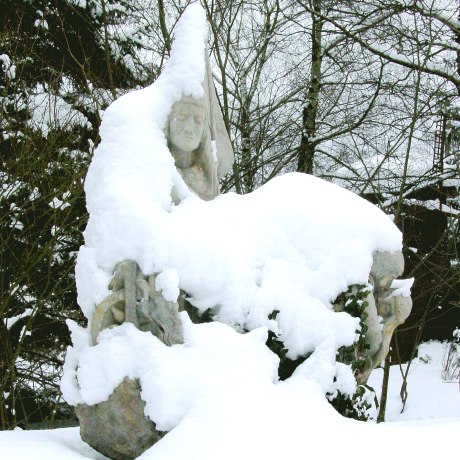 Unser Dornröschen im Schnee